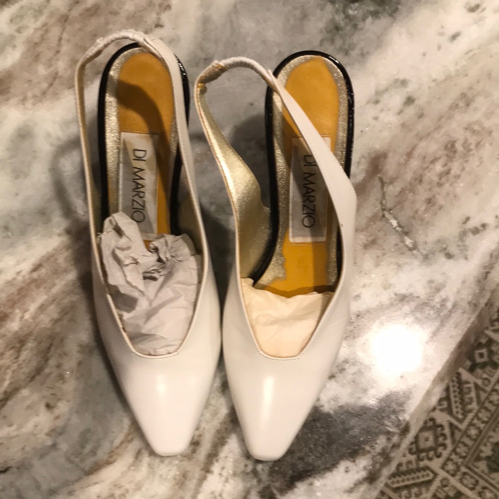 Di Marzio White leather upper black 2 1/2 inch heel synthetic soul, 6M